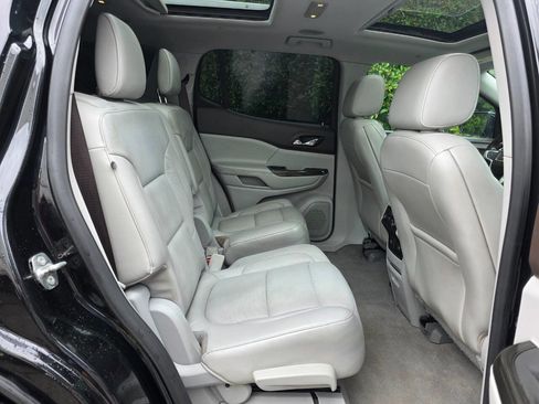 Used 2019 GMC Acadia SLT image 35