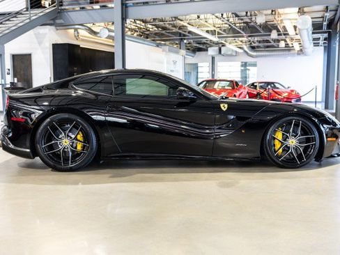 Used 2015 Ferrari F12 Berlinetta RWD image 7