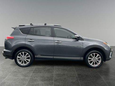 Used 2017 Toyota RAV4 Limited w/ Advanced Technology Package image 8
