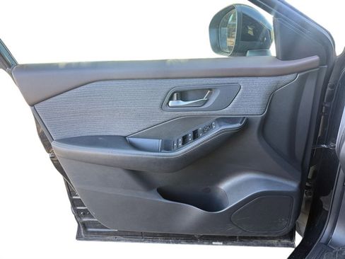 Used 2023 Nissan Rogue SV FWD image 17