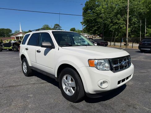 Used 2010 Ford Escape XLT image 4