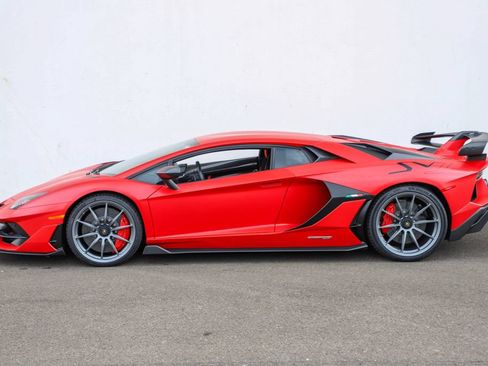 Used 2019 Lamborghini Aventador SVJ AWD/4WD image 10