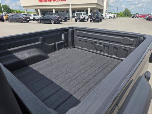 New 2025 Jeep Gladiator Sport S image 17