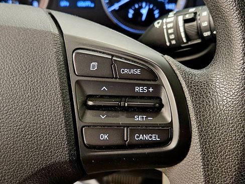 Used 2021 Hyundai Venue SE image 11