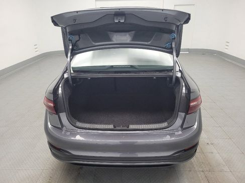 Used 2024 Volkswagen Jetta SE FWD image 29