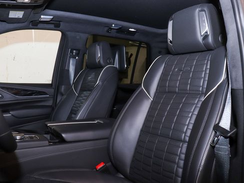 Used 2023 Cadillac Escalade V image 12