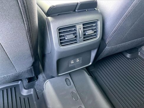 Used 2025 Nissan Rogue SV image 26