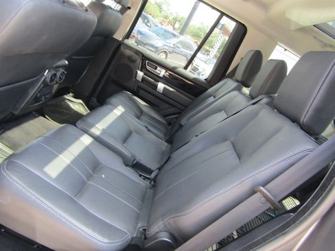 Used 2016 Land Rover LR4 HSE AWD/4WD image 9