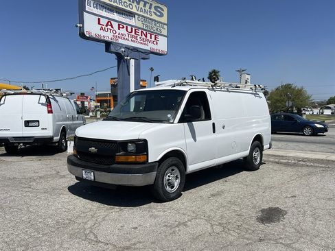 Used 2014 Chevrolet Express 2500 RWD image 1