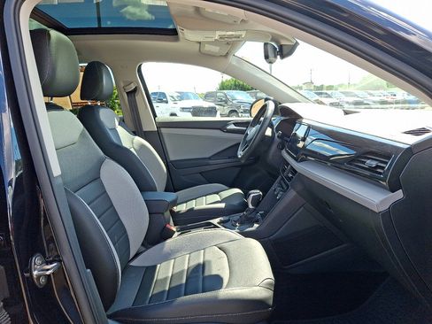 Used 2022 Volkswagen Taos SEL image 13