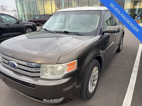 Used 2011 Ford Flex SEL w/ Rapid Spec Order Code image 2