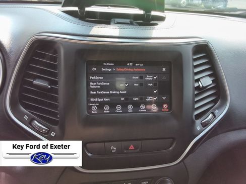 Used 2020 Jeep Cherokee Latitude Plus AWD/4WD image 39