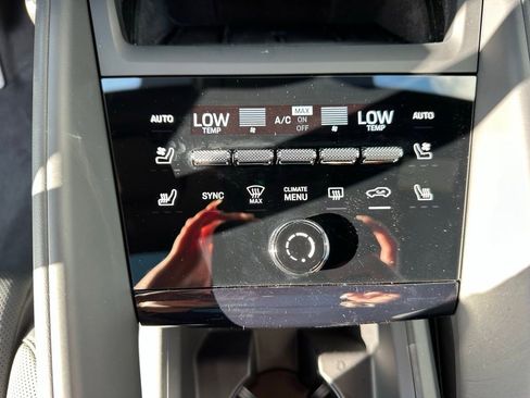 Used 2025 Porsche Macan Electric image 25