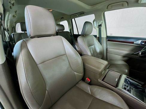 Used 2018 Lexus GX 460 Premium w/ Premium Package image 28