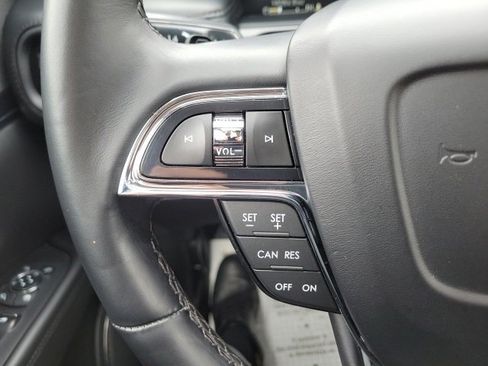 Certified 2023 Lincoln Nautilus Reserve image 30