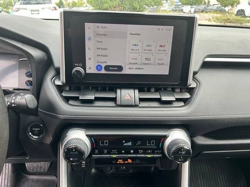 Used 2025 Toyota RAV4 XLE AWD/4WD image 20