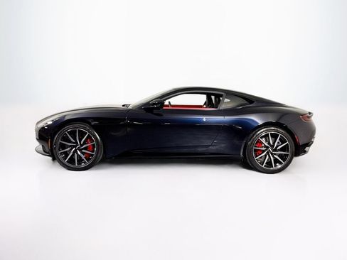 Used 2021 Aston Martin DB11 Coupe RWD image 2