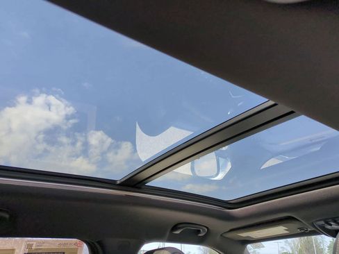 Used 2022 Chevrolet TrailBlazer ACTIV w/ Sun and Liftgate Package FWD image 22