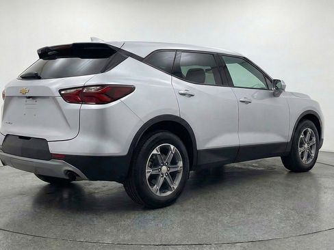 Used 2025 Chevrolet Blazer LT FWD image 9