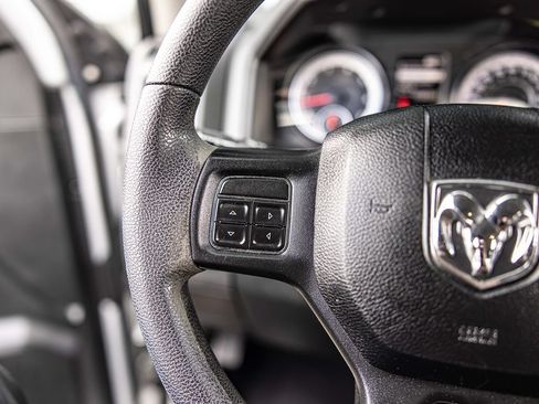 Used 2018 RAM 1500 Express AWD/4WD image 22