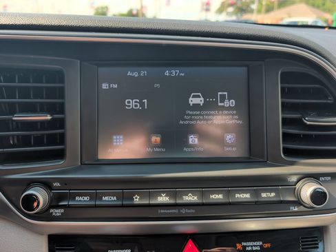 Used 2020 Hyundai Elantra SEL FWD image 13