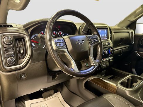 Used 2022 Chevrolet Silverado 1500 LT Trail Boss w/ LT Trail Boss Premium Package AWD/4WD image 9