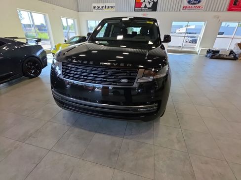 Used 2023 Land Rover Range Rover SE AWD/4WD image 3