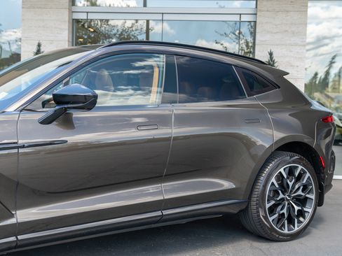 Used 2021 Aston Martin DBX image 50