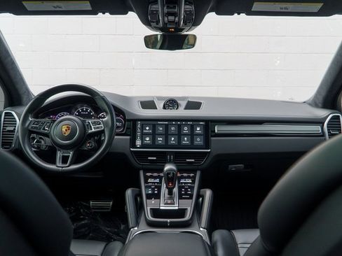Certified 2020 Porsche Cayenne Turbo S image 21