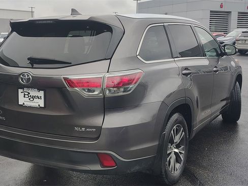 Used 2016 Toyota Highlander XLE image 3
