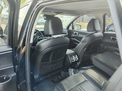 Certified 2025 Kia Sorento S w/ Panoramic Sunroof Package FWD image 41