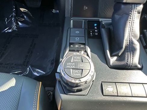 Used 2025 Toyota 4Runner Trailhunter AWD/4WD image 31
