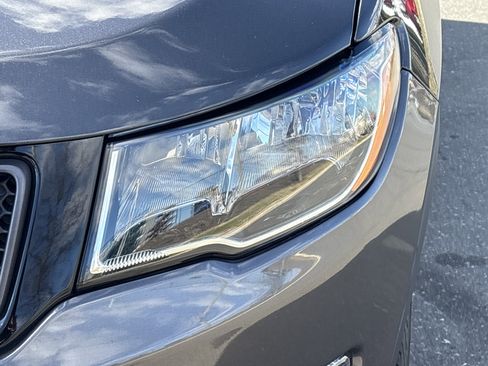 Certified 2021 Jeep Compass Latitude image 11