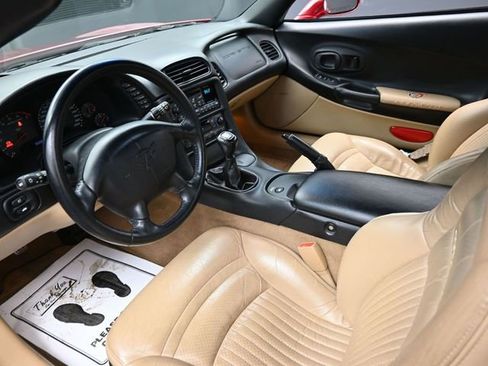Used 2000 Chevrolet Corvette Convertible w/ Memory Pkg RWD image 18