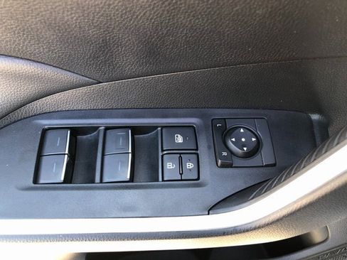 Used 2025 Toyota RAV4 XLE image 12