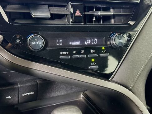 Certified 2024 Toyota Camry SE FWD image 17