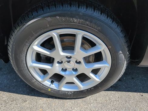 Certified 2021 Jeep Renegade Limited image 10