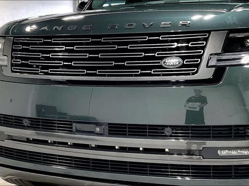 Used 2025 Land Rover Range Rover SE AWD/4WD image 35