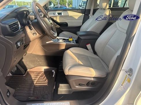 Used 2022 Ford Explorer Platinum AWD/4WD image 8