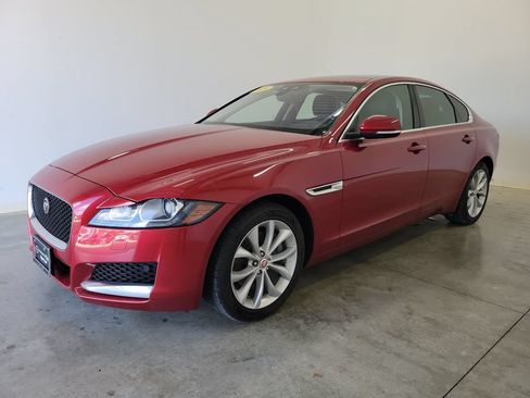 Used 2018 Jaguar XF Premium AWD/4WD image 34