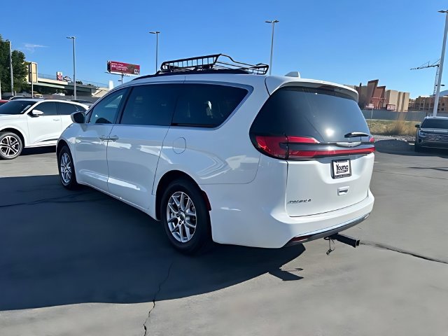 Used 2022 Chrysler Pacifica Touring-L FWD image 5