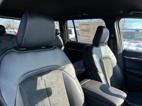 New 2026 Jeep Grand Cherokee Altitude AWD/4WD image 32