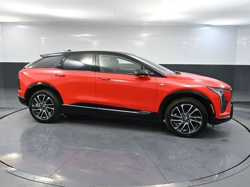 Used 2026 Cadillac Optiq Sport 1 w/ LPO, Floor Liner Package image 4