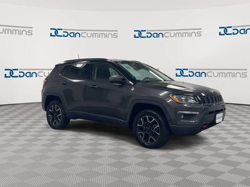 Used 2019 Jeep Compass Trailhawk AWD/4WD image 2