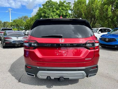 Used 2025 Honda Pilot Touring image 5
