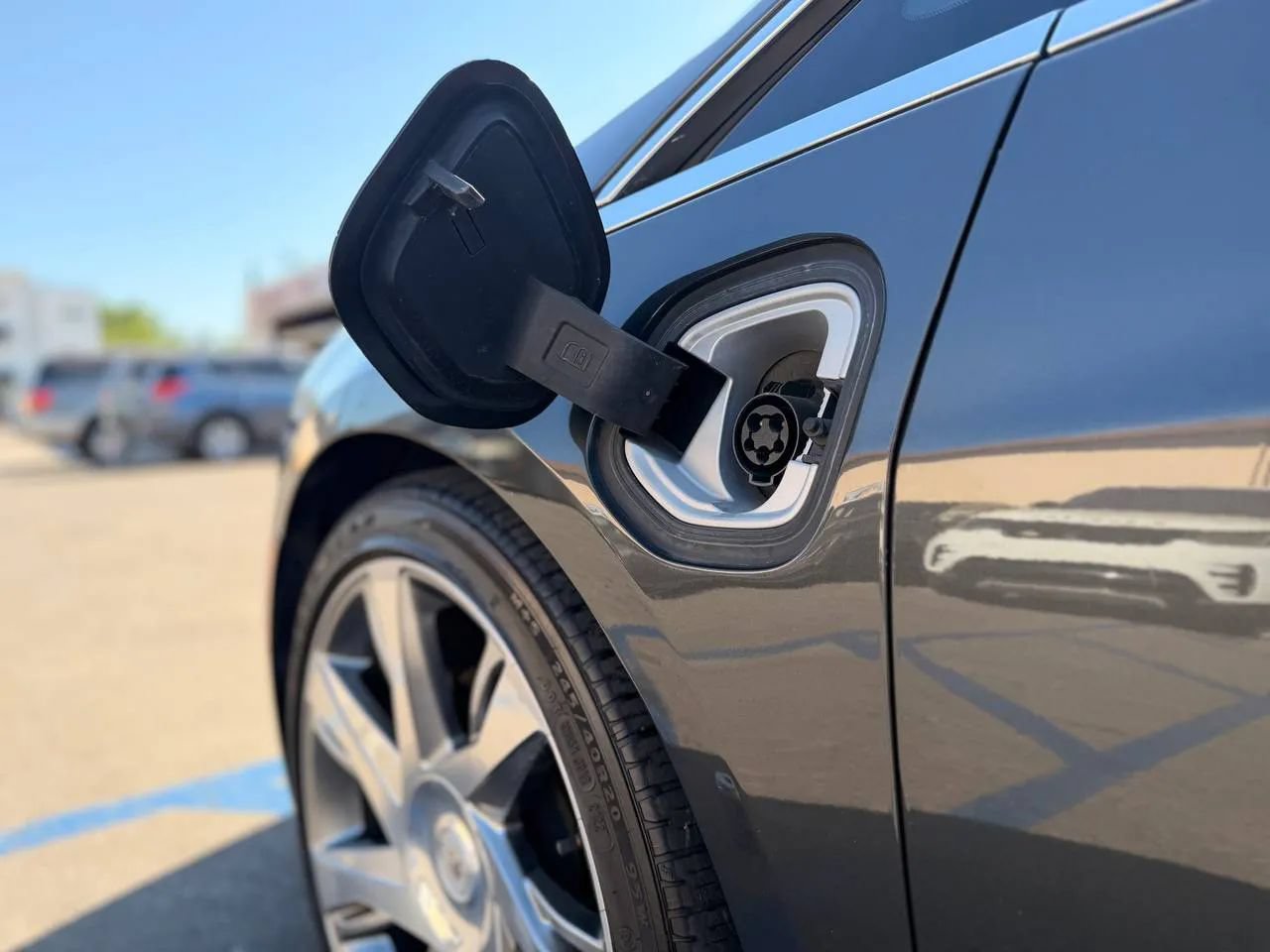 Used 2014 Cadillac ELR w/ Luxury Package FWD image 31