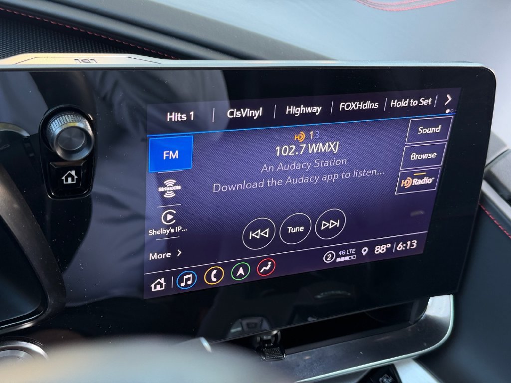 Used 2022 Chevrolet Corvette Stingray Premium Cpe w/ Z51 Performance Package RWD image 19