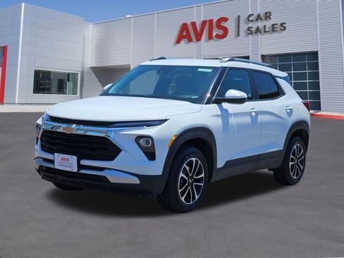Used 2025 Chevrolet TrailBlazer LT AWD/4WD image 1