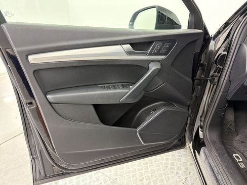 Used 2020 Audi Q5 2.0T Premium w/ Titanium Sport Package AWD/4WD image 11