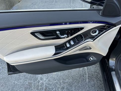 Used 2021 Mercedes-Benz S 580 S 580 image 11
